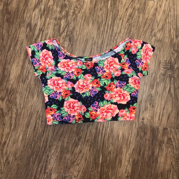 Rue 21 Womens Flower Top - Picture 2 of 6